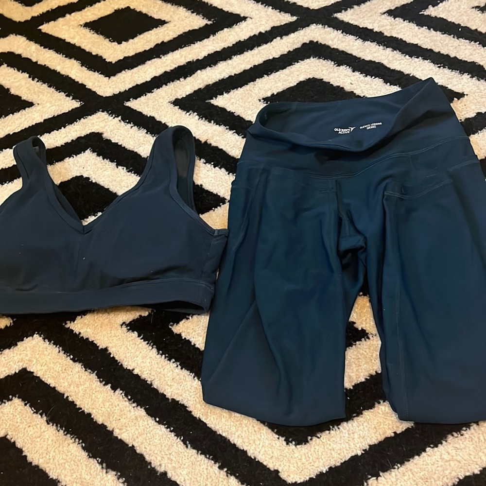 sports bra and leggings set